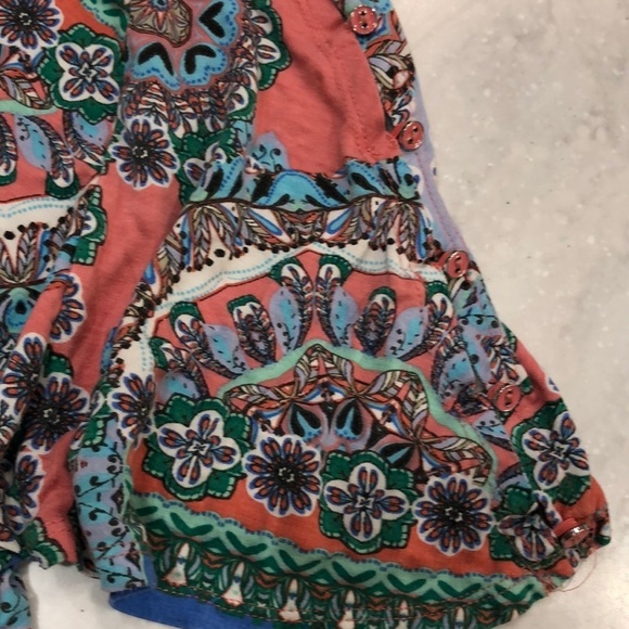 Cable & Gauge colorful t-shirt. EUC! - Picture 4 of 6